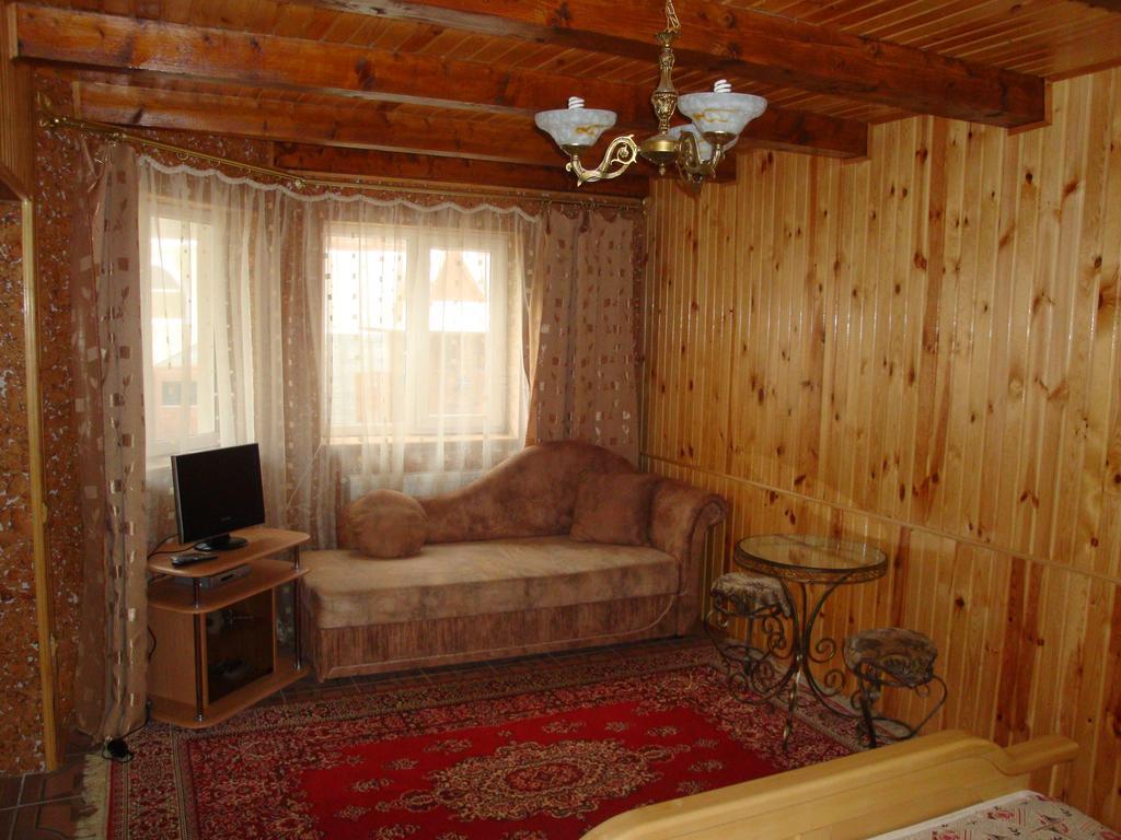 Vyshenka Guest House Yaremche Room photo