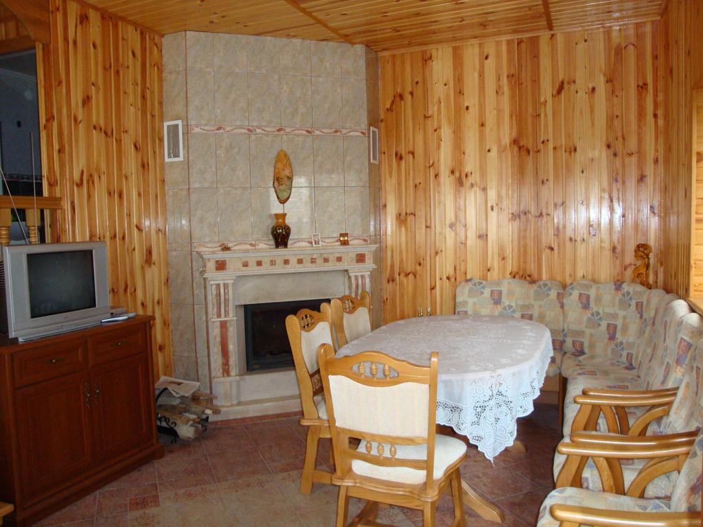 Vyshenka Guest House Yaremche Room photo