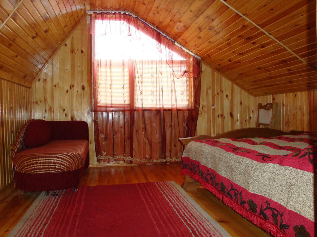 Vyshenka Guest House Yaremche Room photo
